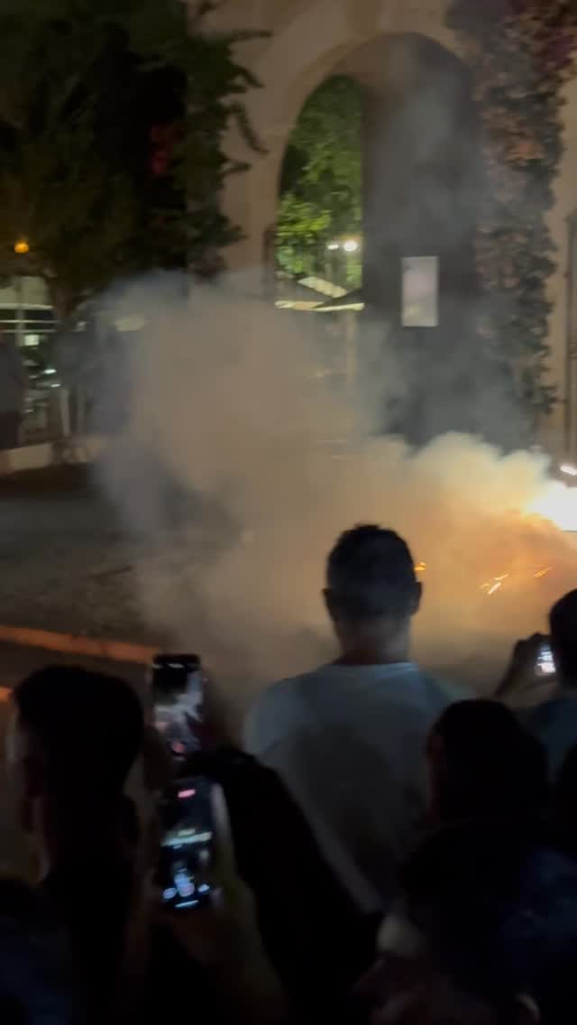 🎉🔥 Fiesta de Sant Pere in Port de Pollença – a true taste of Mallorca!
In honor of the fishermen’s patron saint, locals celebrate with music, tradition & the sea.
And when the Correfocs begin – fire-runners dressed as demons, with sparks, drums & pyrotechnics – the whole harbor dances with chaos.
A wild mix of myth, ritual, and heat.
➡️ Ever danced with fire? #SantPere #Correfocs #MallorcaVibes #yetanothersailingcouple #happysailor #adventureofalifetime #portdepollença #santpere