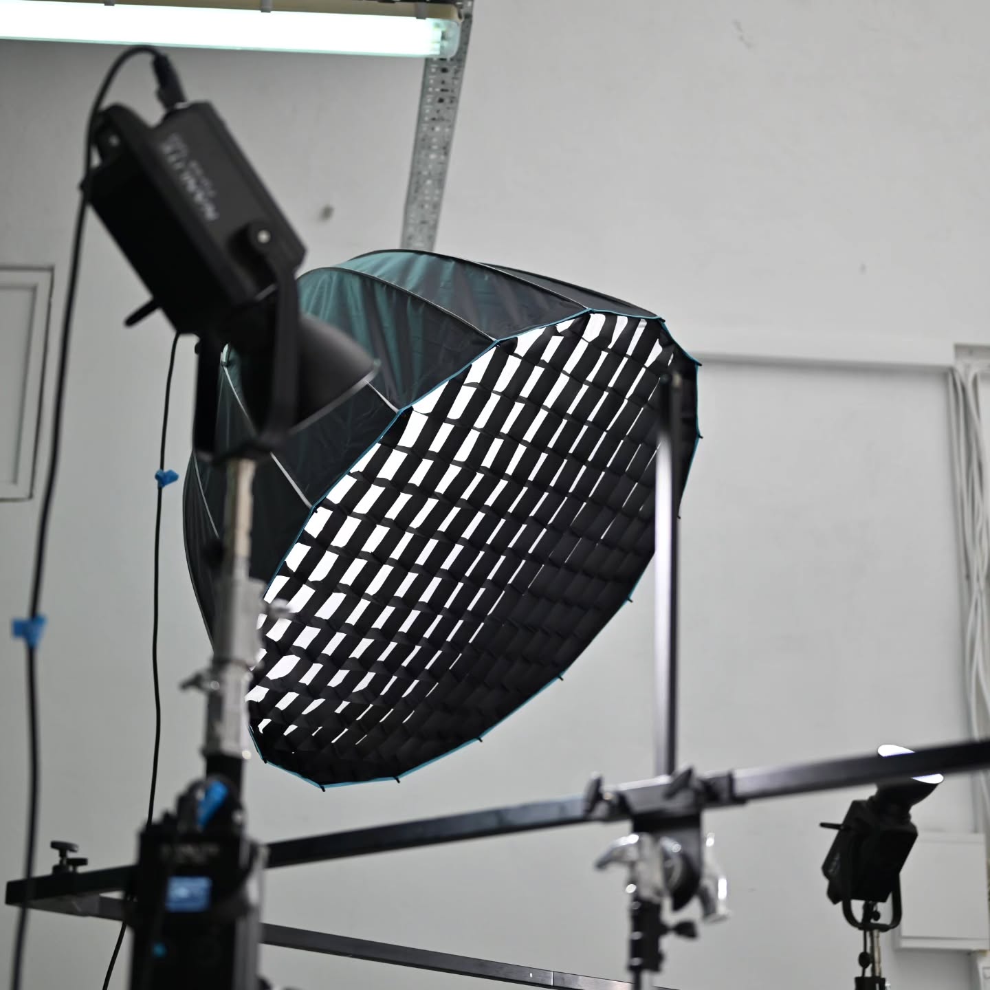 Nanlite 720 x4, 300 x3 ir dar daugiau šviesos filmavimams #podkastai #kūryboserdvė #KaunasStudija #StudijaKaune