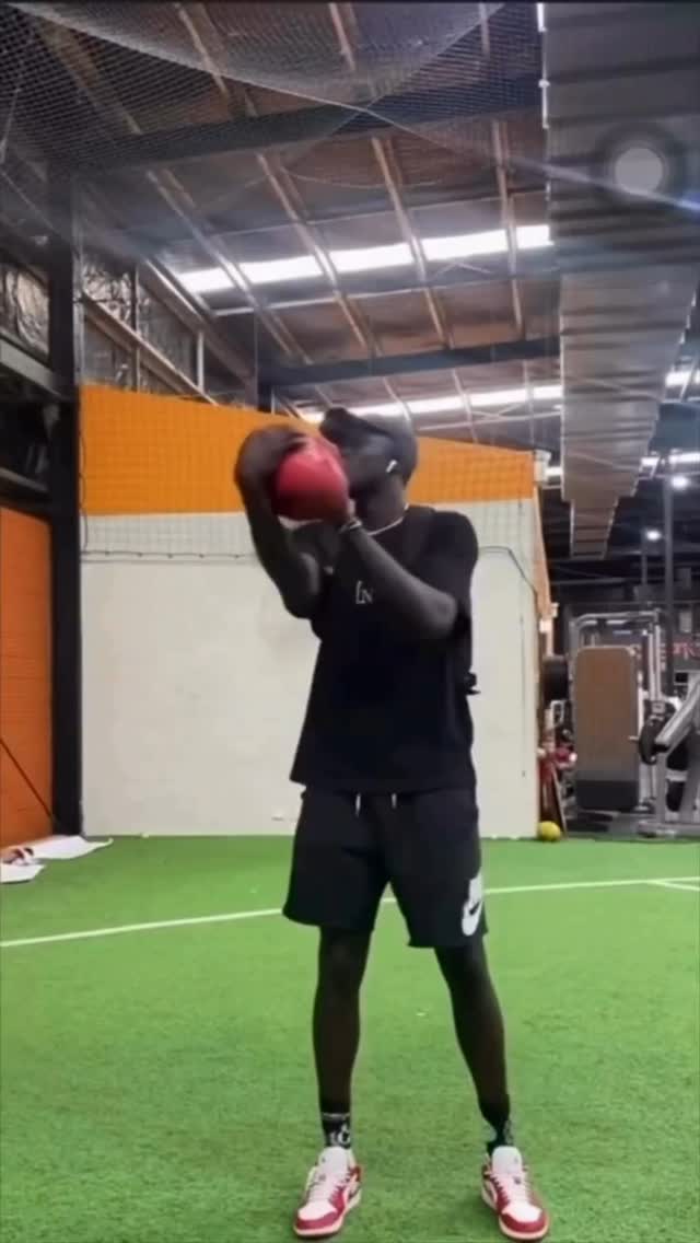 🎓 We specialise in educational, informational, and commentary content — whether it's Reels, Podcasts, or long-form YouTube videos, we deliver high-quality, expertly edited outputs tailored to your vision.
💸 Worried about budget? Don’t be. Our multi-tiered pricing has something for every creator, and our interactive pricing calculator makes it easy to plan ahead. Focus on your creation journey while we handle the editing!
📲 Check samples and explore pricing — both linked in bio.
📞 Got questions or ready to start? DM us or WhatsApp at 9930319225 — we’d love to hear from you!
#digitalmarketing #marketingservices