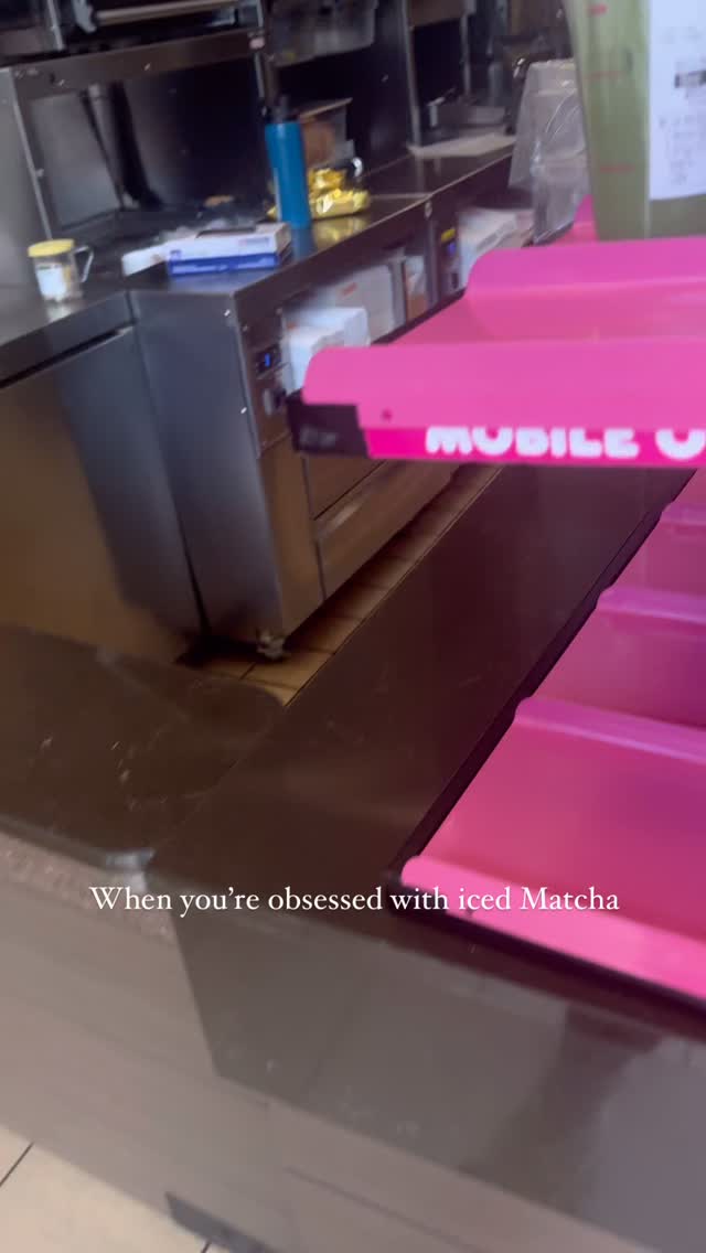 Any day that ends in “Y” is a matcha day for me. I don’t make the rules, I just follow them 🤷🏽♀️🍵
People do ask me a lot why I prefer matcha over coffee, and if it isn’t obvious it’s because it 1000% tastes better to me. It gives me a more natural energy, and it has just enough caffeine to clean my kitchen but ignore my emails. 10/10 would recommend.
#matchalatte #matchaqueen #aestheticdrinks #matchamama #matchaholic #softgirlaesthetic #glowupseason #matchamood #plusSizeWellness #selfloveclub #contentcreatorlife #selfloveclub #contentcreatorlife