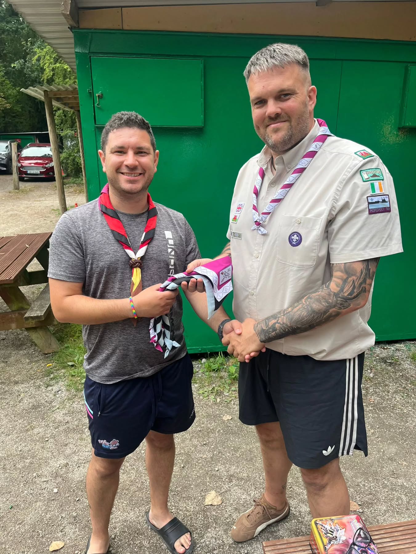Diplomatic relations being forged ๐ฎ๐ช ๐ด๓ ง๓ ข๓ ท๓ ฌ๓ ณ๓ ฟ
A great conversation was had with our Group Leader Eoghan and Andrew McGregor-Andrew Group Leader 6th Wrexham. Swapping badges, neckerchiefs, and of course stories
Hopefully, a future trip to @colloncampsite will be on the cards for our new friends in Wrexham District
#droghedascouts #stoliversscoutgroup #annualcamp2025wales #wrexhamdistrictscouts #6thwrexhamscouts