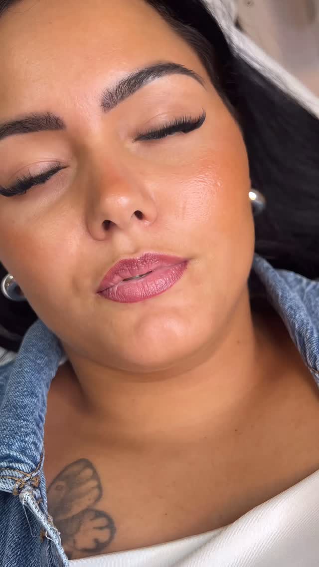 Dame un Grr 🫦
Russian Lips 1 Ml pour rajouter un petit « Grr » mesdames 😆