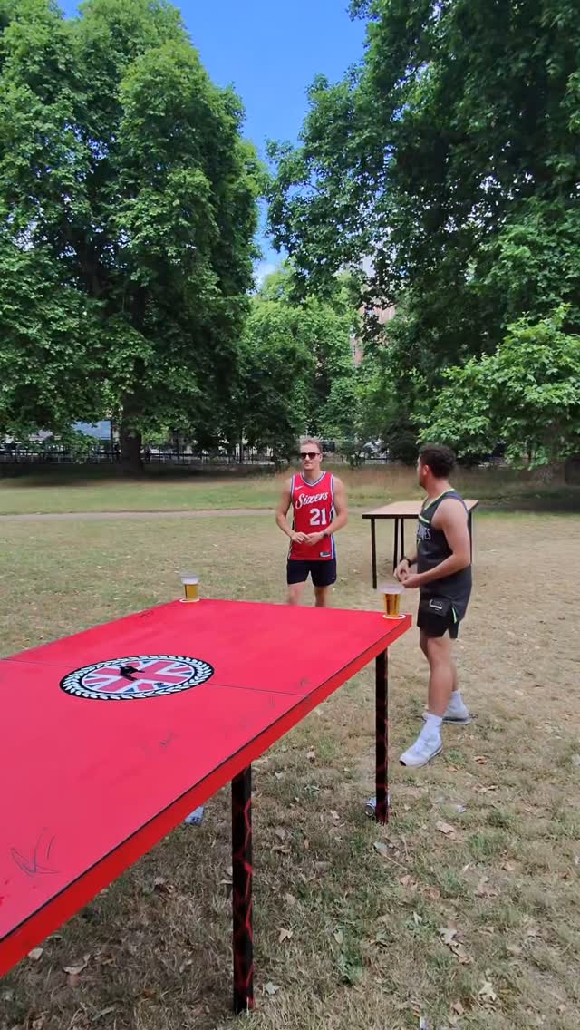 Catching rollers all day long ๐ฎโ๐จ
Back in Hyde Park this weekend for another London event, donโt miss out the final few events of the year! ๐
#dyeislife #beerdie #dye #sports #drinking #games #university #students #socials #unisocials #drinkinggames #freshers #beerpong #beer #events #stag-do #summer #outdoorgames