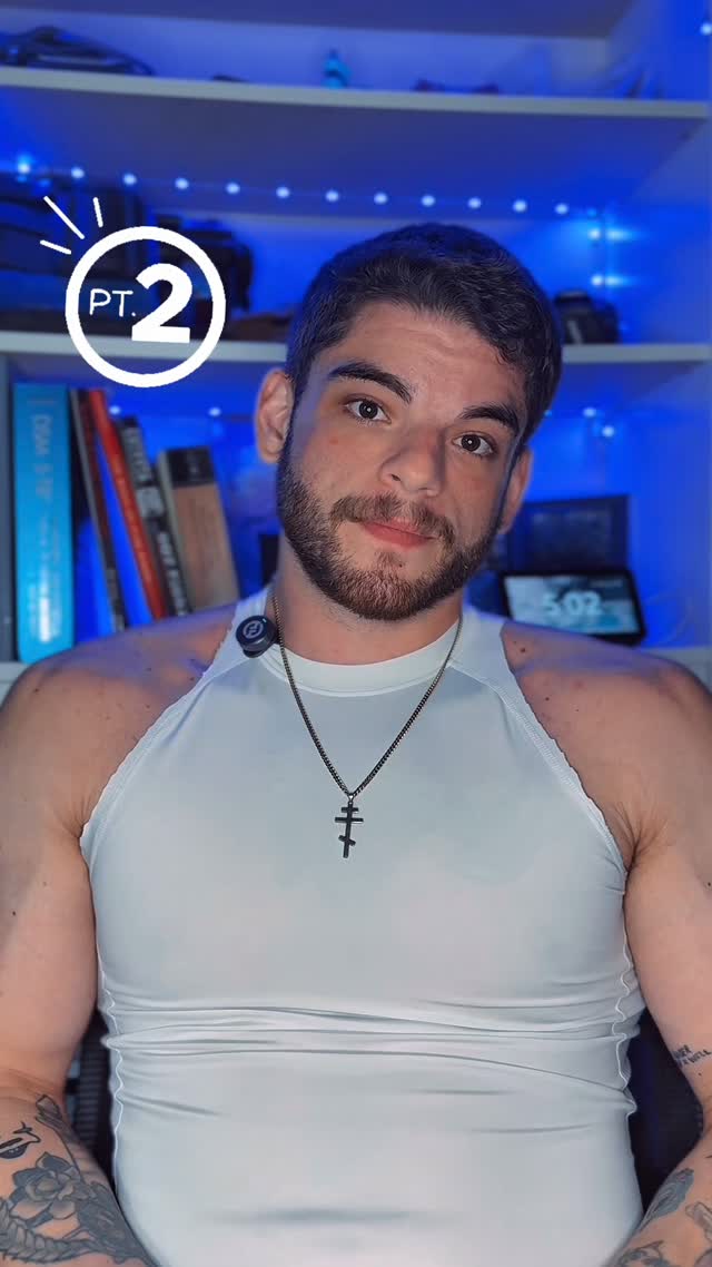 PART 2. Watch part 1 on my page! Most people fail their cut because they don’t understand the science behind it.
Here’s what you actually need to cut body fat effectively without crashing your metabolism or burning through muscle mass:
🔹 A controlled, moderate calorie deficit — Extreme deficits increase cortisol, suppress thyroid, and lead to muscle loss.
🔹 Strategic refeed days — These help restore leptin and thyroid function, support performance, and prevent metabolic adaptation.
🔹 Whole food focus — Prioritizing nutrient-dense, minimally processed foods keeps hunger down, micronutrients up, and hormones stable.
This isn’t a crash diet. It’s a performance-driven, sustainable approach to fat loss that works long-term — whether you’re prepping for stage or just trying to lean out.
📍Part 1 is on my page now
📺 Watch the full breakdown on YouTube:
https://youtu.be/4ChA15T9nLk?si=DlPlSICi1ASxAyH4
