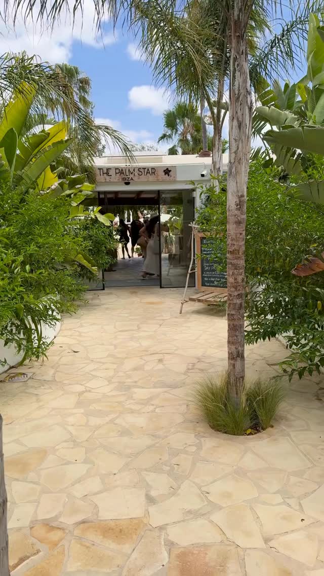 Hotel rooms for our @iconic_ibiza_weekender (3rd–7th October) are now SOLD OUT 😱🏨 The waiting list is now open!
Day passes for the opening Palm Star party go on sale 1st August at 11:45AM 🎉🌴
Ibiza vibes incoming 🔥🇪🇸 @kinky_malinki_ @konnected.events @lostinparadise_ldn @stringzrecords @vocal_house_brunch