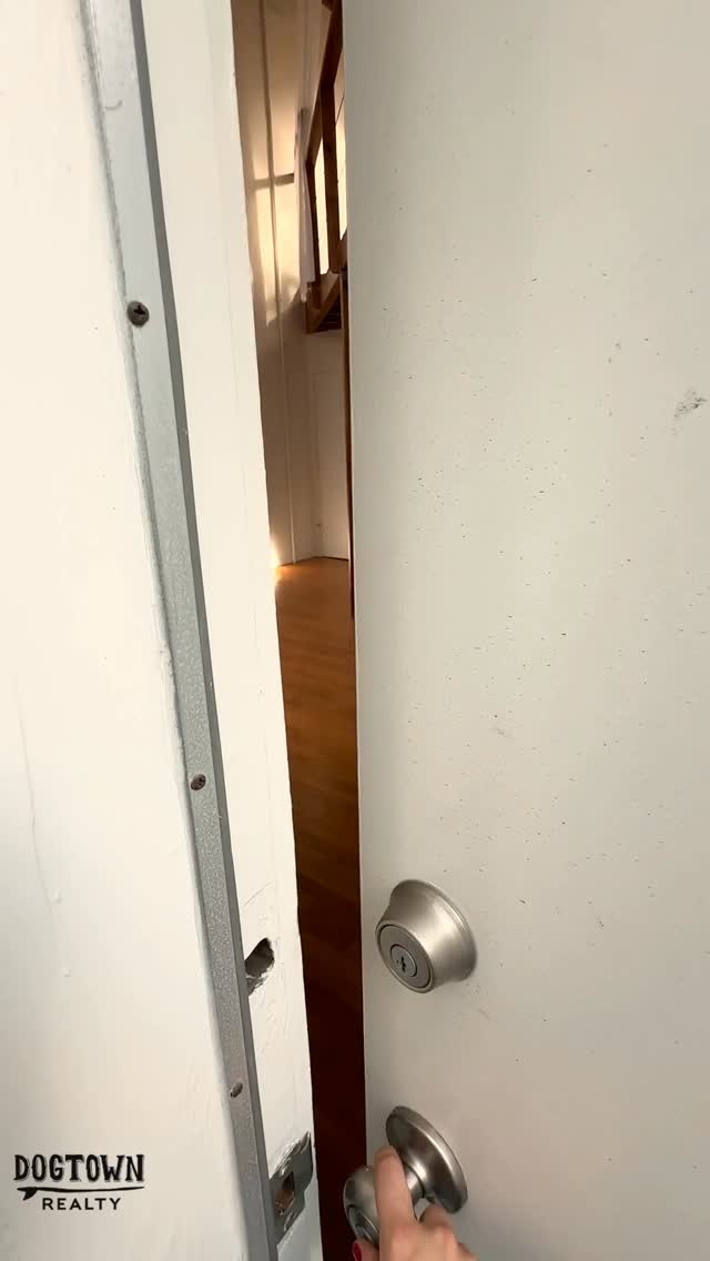 #FrankGehry
#Gehry
#FrankGehryArchitecture
#Architecture
#ArchitectureLovers
#ArchitecturePhotography
#InteriorDesign
#LosAngeles
#WestsideLA
#LosAngelesLuxuryHomes
#LosAngelesRealEstate
#LuxuryRealEstate
#LuxuryHomes
#LuxuryLifestyle
#MillionDollarListing
#RealEstate
#RealEstateAgent
#JustListed
#HighEndLiving
#PoshProperties #venicebeach