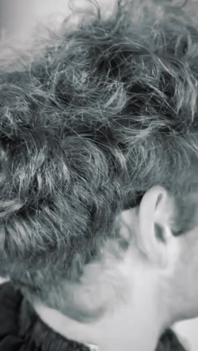 Fresh fade, fresh confidence. Step into style with our precision cuts โ where every detail matters. ๐โ๏ธ
#FreshFade #MensHaircut #BarberStyle #FadeGameStrong #CleanCut #ModernGents #HairTransformation #BarbershopVibes #StyleUpgrade #GroomingGoals #SharpAndClean #SalonLife