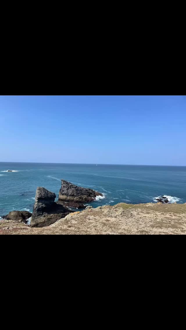 Quel point de vue ! Retrouvez nous au 3 Quai Bonnelle au Palais pour louer un vélo ! #belleileenmer #lepalais #veloelectrique #locationvélos #vacancesactives #location #pointofview #pointdevue