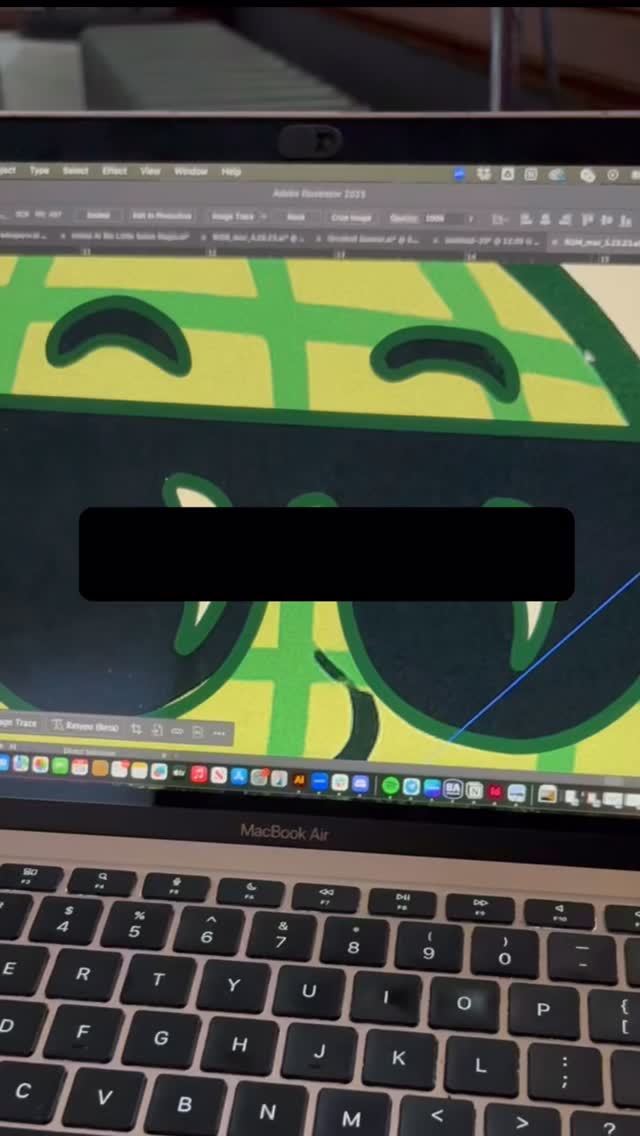 This is your sign to stop DIYing your brand and hire someone who gets your vision.
Done-for-you branding > endless Canva edits.
When you’re ready to feel proud of your business again, I’m here.
#brandingstudio #branddesigner #planetlobo