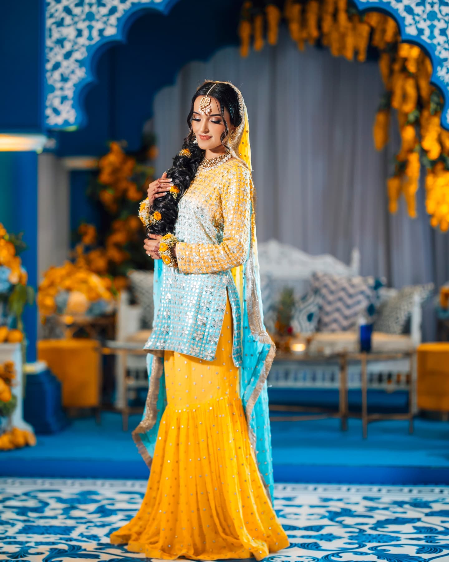 "MEHNDI"
Photography @creativecapturesuk
Cinematography @creativecapturesuk
#photography #igers #photooftheday #picoftheday #photographylife #photographs #instareels #instagood #instadaily #bridalmakeup #bridaldress #bridalinspiration #weddingphotography #weddingcinematography #pakistanibride #pakistanistreetstyle #2024 #bride #groom #pakistanifashion #mehndi #weddingmakeup #jewellery #portait #couple #wedding #reels #sherwani