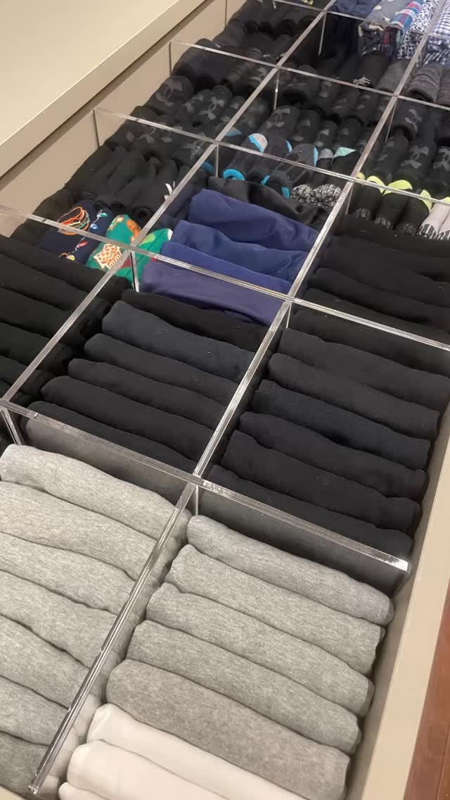 Gaveta masculina dos sonhos!
#estilodevida #bemestar #produtividade #tempo #planejamento #organizacaopraticacriativa #personalorganizersp #organizaçãosp #organização #gaveta #underwear #roupaíntima
