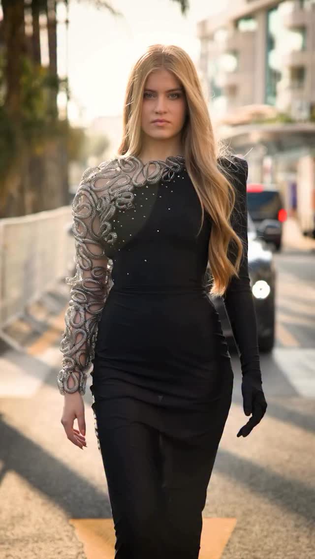 Back in pictures of this great experience @topmodelinternational_official in @montecarlobay with the winners of the 2025 edition @stancevalara @dmyemma @federicoorossinii @matteo_mergny ✨❤️
.
🎥 by @dali.ayaida
👗 by @auroredonguy
💄 by @enzo.gallina
.
Thanks to @jeremyurbain_officiel @flo_montecristo ❤️✨
.
#topmodelinternational #romainthevenin #partner #monaco #cannes