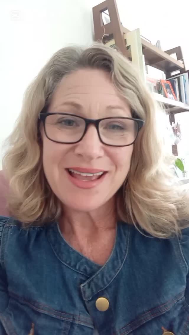 🌟 Have you ever wanted to make that bold, terrifying decision, but stopped yourself?
Who hasn't?!
But when your old beliefs about yourself prevent you from making the best decisions for you, you're probably missing out on life's best bits.
Often, our most difficult decisions challenge us and get us way beyond our comfort zone. That's where the magic happens!
Two of my most terrifying decisions stretched me in ways I never could have imagined - applying for a TEDx Talk and being selected!
And of course.. saying yes to take the path to solo motherhood at 48, and succeeding at 49 when I have birth to my girl Freya.
What decision are you on the edge of making? Yet, you are finding it so hard to take the first step?
May you find the clarity and courage to listen to your deepest wisdom. To take that first step into the unknown.
Or, to find the grace to step away from that possibility, knowing that it is not the right step for you. But allowing you to get on with life with more acceptance and peace.
🌟 I'm Kerry, a Motherhood Clarity Coach, helping women find the clarity and courage they need to make the difficult decisions around solo and/or late-stage motherhood.
❤️ If you, or someone you know, is navigating this challenging and complex space, get in touch for a FREE discovery call.
🌟 Book discovery call through link in Bio, or send me DM.
It can be lonely, but you are certainly not alone. X
#solomotherhoodcoach #motherhoodclaritycoach #solomotherhood #smbc #solomumbychoice #latestagemotherhood #kerrywellbeing