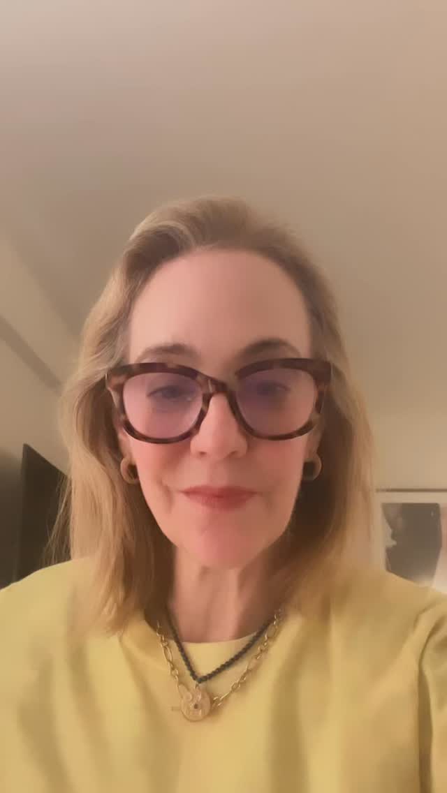 Sharing real talk on finding your ‘new normal’ after a cancer diagnosis in my latest Sneak Peek. In Chapter 7: “When the Dust Settles, The Infamous New Normal Begins”
There’s nothing normal about your new life after treatment ends. It’s not about going back to your old life, it’s about moving forward, on your terms.
I hope much of my message resonates with you.
#ICantHaveCancerIHaveCarpool #momswithcancer #motherswithcancer #booksneakpeek #newnormal