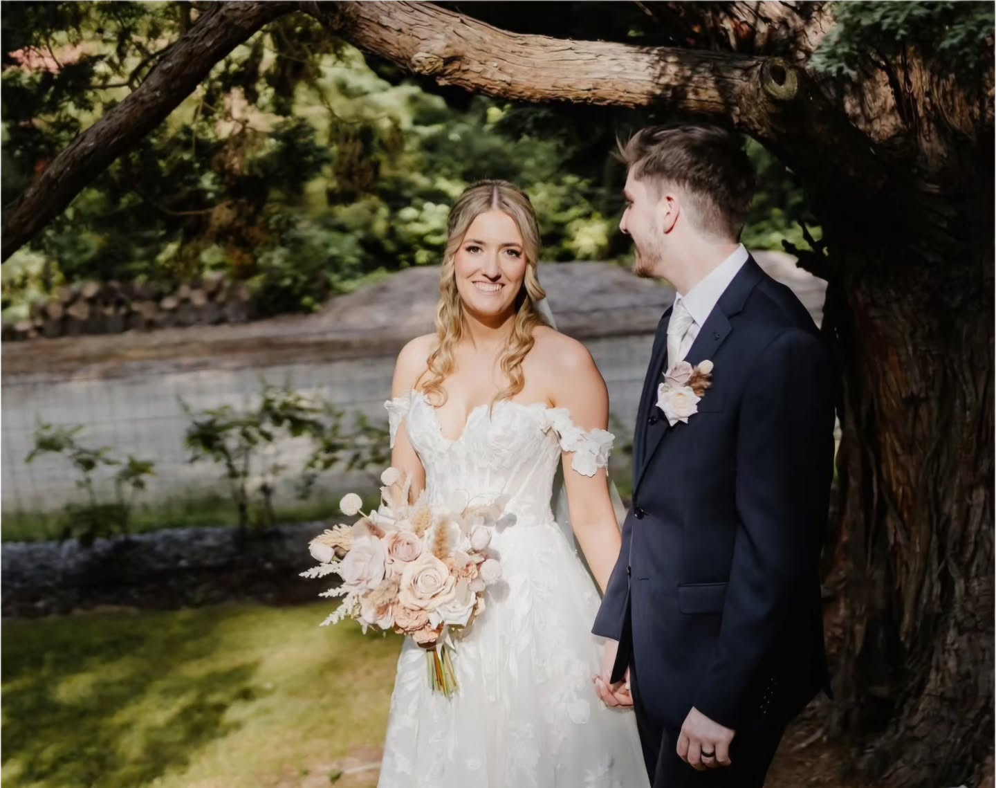 Celebrating the wedding of Aleisha and Ben!
Stunning bouquets in soft neutral, nudes and beige tones with a touch of boho chic.
All bouquest are made with real touch flowers with the highest quality.
That's right! They are not real flowers (who would've thought!?).
Stunning bouquets for everyone to cherish forever ♥️
You guys are amazing! We are honoured and grateful to have been your florist and stylist for your special day! We wish you all the best.
@perfectmomentweddings
@nathaniasprings
@fairytalesbridalboutique
@aleisha Gladstone
@benvasiliu
@decodays (bouquets, venue styling, flowers props and candles)
#FauxFlorals #ArtificialBouquet #SilkBouquet #FauxWeddingFlowers #RealTouchFlowers #FakeFlowersThatLookReal #WeddingBouquetInspo #CustomWeddingFlowers #BridalBouquetGoals #BouquetInspo #WeddingFloristAustralia #MelbourneWeddingFlorist #PakenhamFlorist #DecoDaysFlorals #ModernBride #AussieBride #BrideToBeAU #EngagedAustralia #WeddingInspo #WeddingStyling #WeddingFloralDesign #ArtificialFlowers #ForeverFlowers #MadeWithLove #WeddingFlowersThatLast #LuxuryFauxFlowers #WeddingFloralInspo