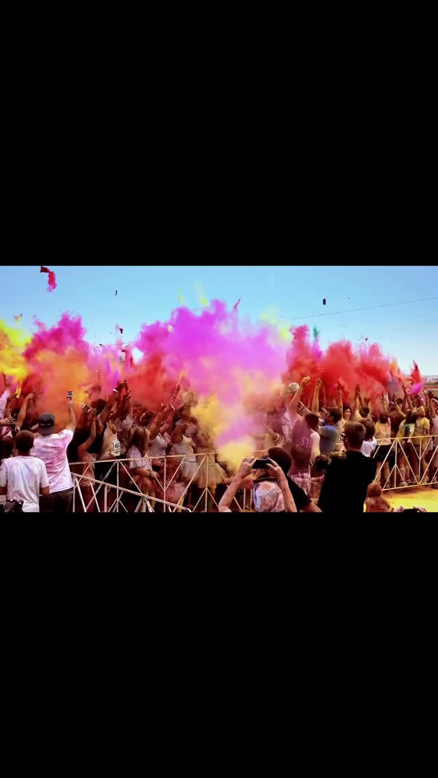 Ready to run through joy? 🌈
The Color Run isn’t a race – it’s a celebration!
5 kilometers. Zero pressure. Pure color. Pure happiness.
Whether you run, walk or dance to the finish line – this day is about you.
Let’s make memories that stick longer than the color on your shirt. 💜
👉 Sign up now & feel the color!