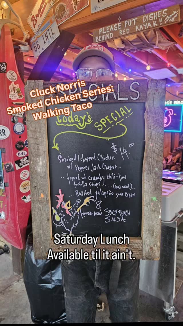 Cluck Norris Serries- Smojed Chicken Waking Taco. Or maybe it would really be a hobbling Taco...
🔥
Available today 7/19
🧡
#walkingtaco #special #smoked #chicken