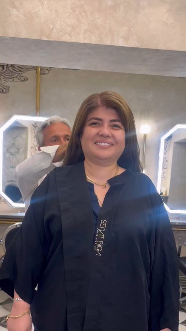 ⚠️ Mikro kaynak yaptırmayı düşünüyorsanız lütfen kendinize bu soruları sorun :
✅ Saçlarım doğal ve hafif hissedilecek mi ?
✅ Saç derimde batma veya ağırlık hissi olur mu ?
✅ Kullanılan saçın kalitesi bana uygun mu?
✅ renk şekil hacim ve doku uyumunu dikkate alacak mısınız ?
✅ Saçlarımı topladığımda veya rüzgarda kaynak belli olur mu ?
✅ Saçlarım günlük kullanımda istediğim gibi şekil alabilir mi ?
✅ Uzun vadede kendi saçımı uzatma imkanı verir mi yoksa her yaptırdığımda saçlarım diplerden azalacak mı ?
✅ Çıkartırken doğal saçlarım kopar mı kendi özel solüsyonuyla mı çıkartıyorsunuz yoksa aseton alkol ya da tiner mi kullanıyorsunuz ?
💫 Ayrıca kendinize şunu da sorun:
• Kendimi daha bakımlı ve özgüvenli hissetmek istiyor muyum?
• Saçlarımın bana yakışan en doğal haliyle görünmesini istiyor muyum?
Çünkü gerçek bir mikro kaynak uygulaması, saçınızla bir bütün olur.
Hafifliği ve konforu sayesinde saçınıza zarar verme potansiyeli çok düşüktür.
Görünmez yapısıyla doğallığı ön plana çıkarır saçlarınızın devamı gibi görünür ve size özgüven katar.
✨ Eğer aklınızda sorular varsa ya da en doğru kararı vermek isterseniz, bizden ön görüşme randevusu talep edin.
+90 (533) 776 64 74
.
#sedatbiga #mikrokaynak #medikalkaynak #nisantasi