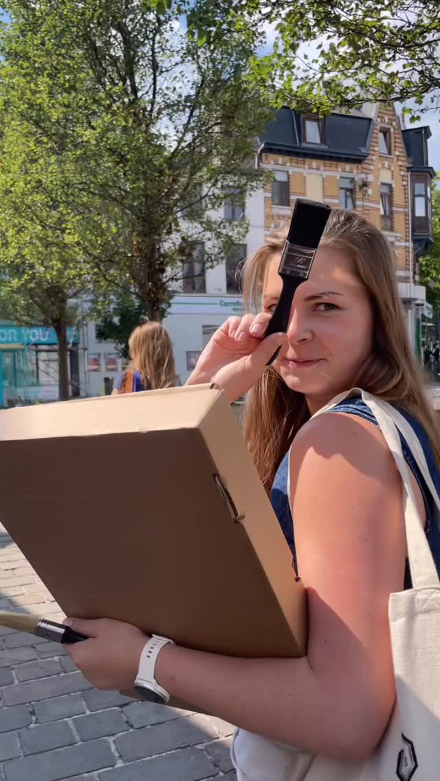 Wij: posters plakken.
Jij: dansschoenen klaarzetten.
🪩Proefdag incoming! Zet 6 september in je agenda & dans mee!
#dansstudiofullout #gent #poster #dance