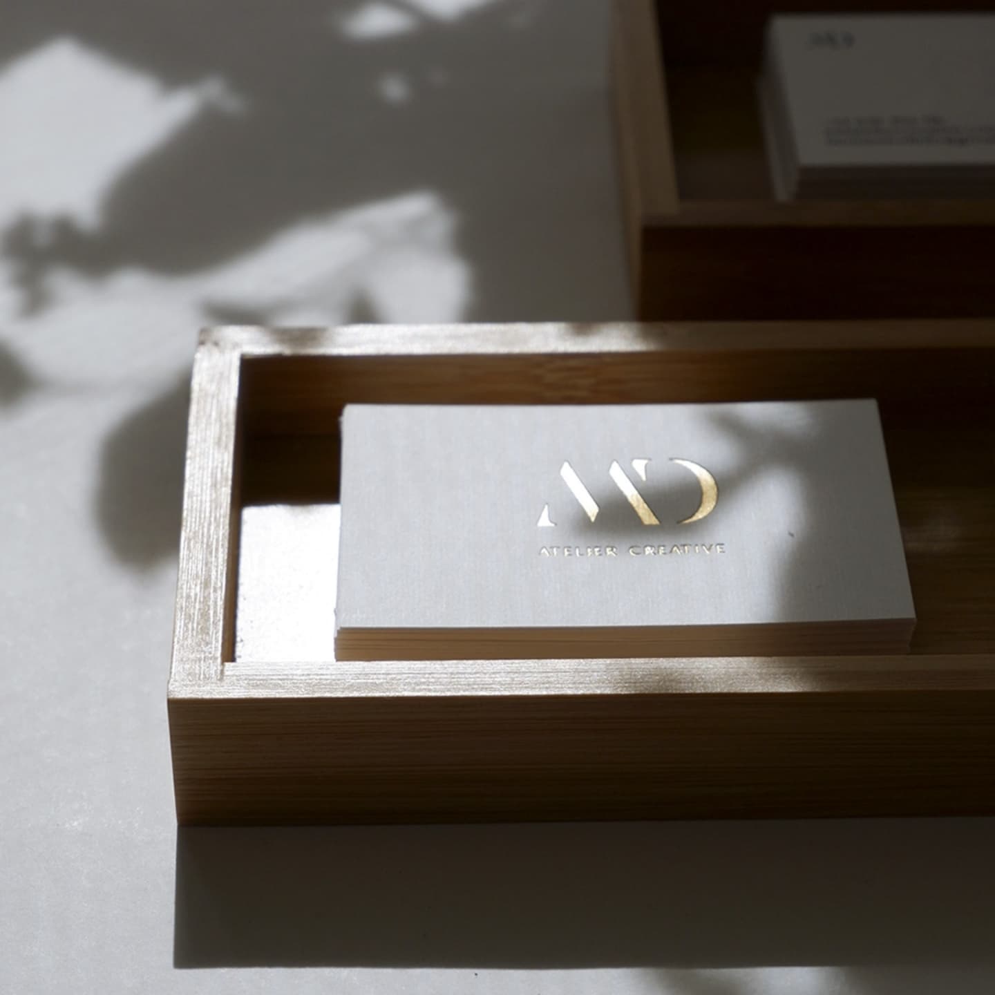 Hemos estado trabajando en nuestras propias tarjetas de visita, y aprovechamos para experimentar con distintos papeles, texturas y acabados.
El resultado nos ha encantado, así que aprovecho para contarte que también ofrezco este servicio!!
Diseño y producción de tarjetas de visita personalizadas con papeles y acabados premium.
Para empresas, autónomos, particulares o cualquier proyecto bonito que necesite dejar huella desde el primer contacto.
En este carrusel te muestro algunas opciones:
-Papeles texturizados, con semillas y artesanales.
- Acabados metalizados, en relieve o tintas especiales.
- Estilos minimalistas, elegantes o creativos.
Cada tarjeta se adapta 100% al estilo de tu marca o proyecto.
¿Te gustaría tener las tuyas?
Escríbeme y lo hablamos sin compromiso.
#tarjetasdevisita #diseñografico #brandingpersonal #papeleriacreativa #businesscards #diseñoyproduccion #hechoamano #emprendedorescreativos #brandingconalma #diseñopersonalizado