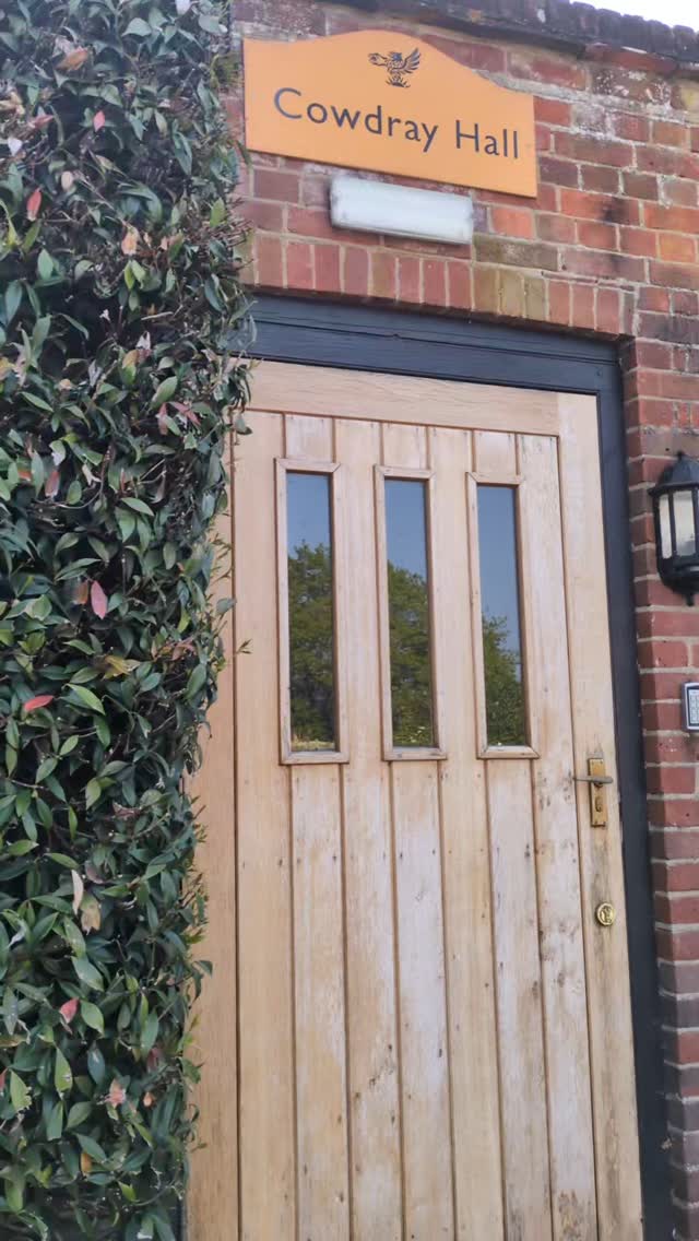 My day retreat videos are not the most exciting, You might be wondering - where are all the people? I have always felt uncomfortable filming students on retreat or in class, I create these spaces so you can have a break from all that. Join me on the 8th of November, to unplug and relax for a day of yoga and meditation in the South Downs national park. There’s more info on my website hannahpocketyoga.com or drop me message. #dayretreat #yogaretreat #sussex