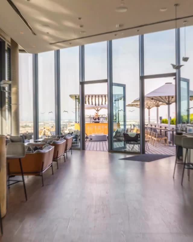Exciting news – etwas Aufregendes passiert in den nächsten zwei Wochen.
Neue Stadt, neue Bar, neue Vibes.
Stay tuned – more info coming soon. 🍸
#aurorarooftopbar #rooftopvibes #comingsoon #excitingnews