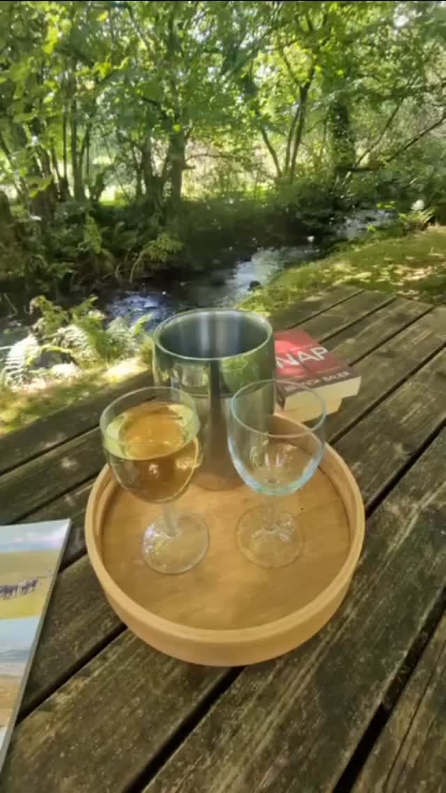 Happy Friday 🥂🍷
.
.
.
#lowerwillsworthy #friday #fridayfeels #dartmoorholidays #holidaycottagedartmoor #cheers #cottageholidays #love #instagood #reeitfeelit #escapetothecottage #escapetothecountry #countryretreat #countrylife