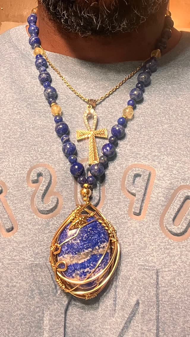 Salute To The Soul Tribe...Keep Showing Up In Your True Authenticy, Boldly And Unapologeticly You...You Make The Ancestors Proud And The Most High Smile...Stay Solid...Ase
#thesacredtree #stardustjewelry #ochosi #blue #lapislazuli #14kgold #citrine #crystal #necklace #spiritual #gifts #love #eternal