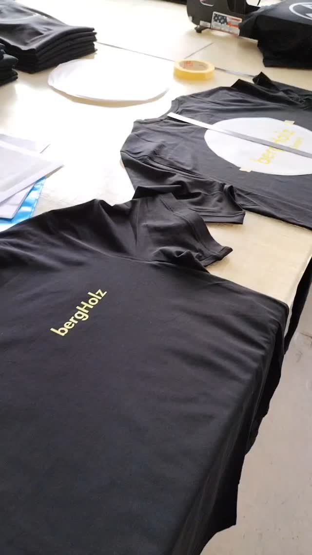 Jetzt müssen auch die Arbeiter von @bergholz_gmbh nicht mehr frieren ;)
Vielen Dank für den Auftrag!
____________________
#werbetechnik #beschriftung #marketing #textildruck #dtfprinting #thun #berneroberland