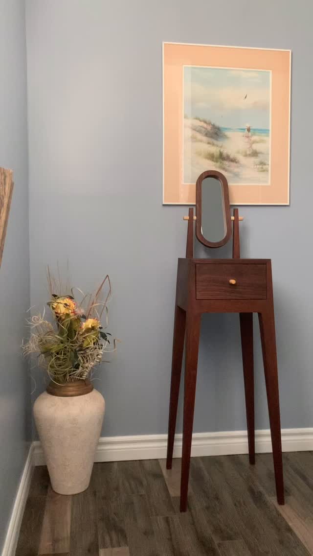 Vanity mirror 🪞
#unique #oneofakind #bespoke #beautifulwoodworking #mirror#vanitymirror #handcrafted #walnut #maple #ssm #saultstemarieontario #algoma #ontario #canada #artistic #elegant #artist #artwork #falconswoodwork