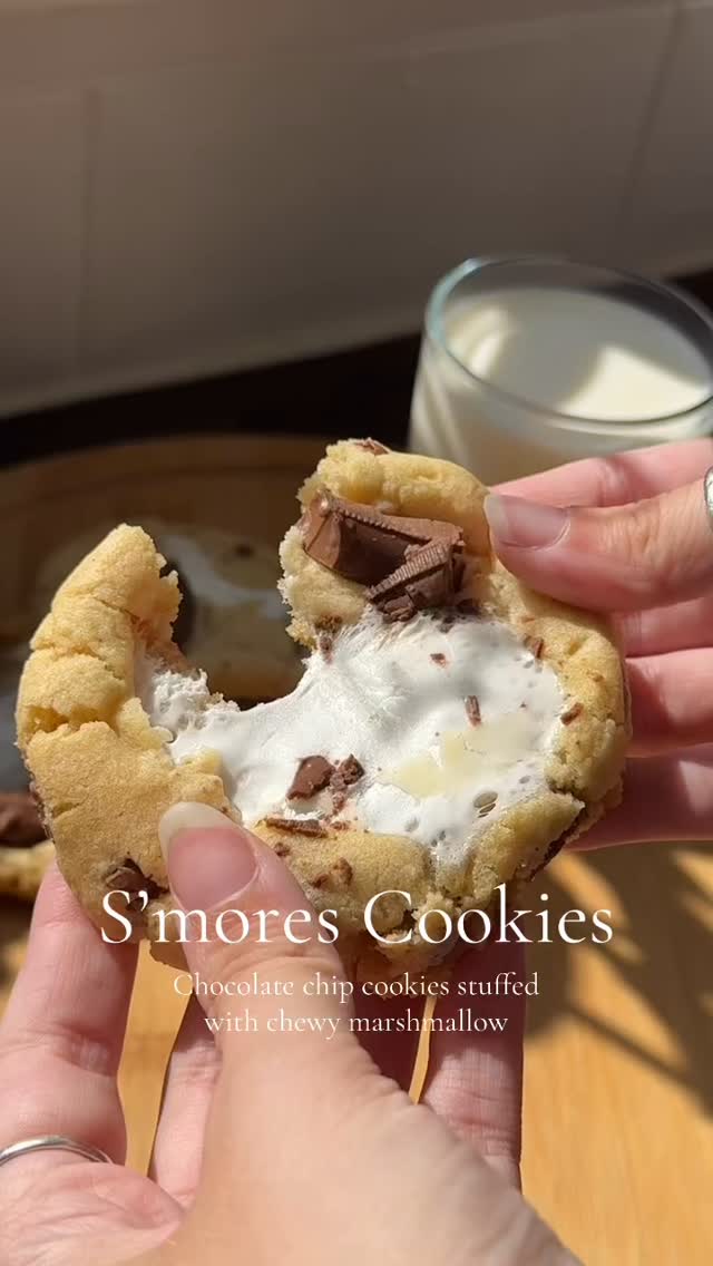I know we’re not quite in bonfire season yet, but it’s edging closer, and I really had a craving for melted marshmallow!
These cookies are the perfect combination of crunchy biscuit and gooey marshmallow, perfect both warm or cold 🍪
Recipe:
150g Unsalted Butter
100g Caster Sugar
150g Soft Brown Sugar
1 Egg
1 Tsp Vanilla Extract
200g of Milk Chocolate Chips
50g Marshmallows
150g Plain Flour
180g Self Raising Flour
#baking #bakingtiktok #bakingrecipe #recipes #EasyRecipe #bakingtok #cookies #cookierecipe #smorescookies #smores #marshmallow #bakingfromscratch