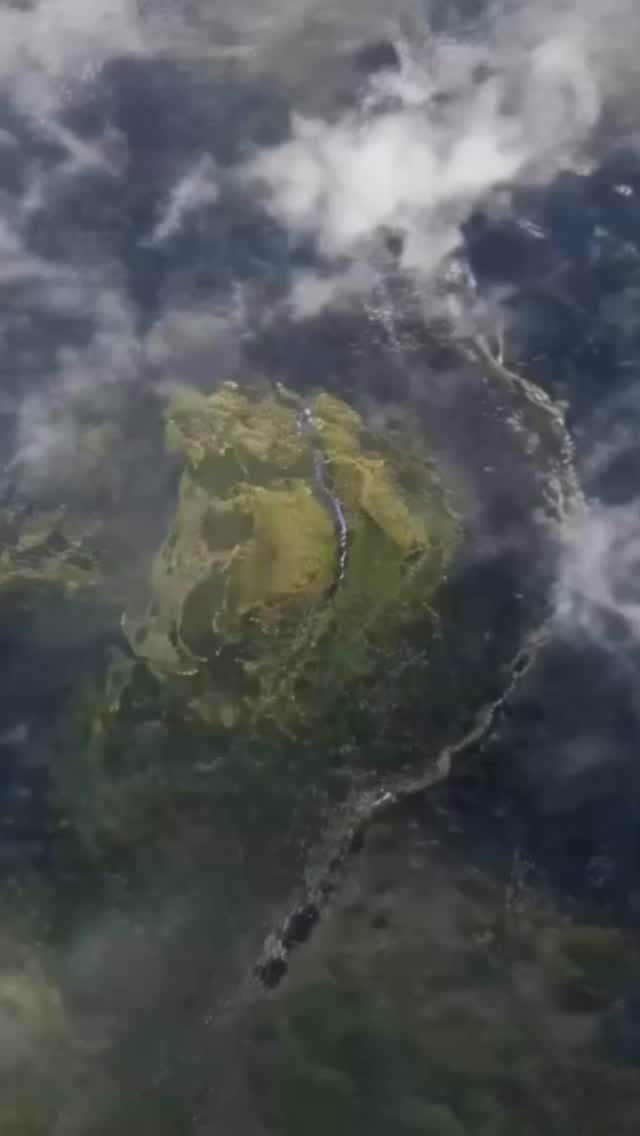 From a global zoom to a hidden paradise! 🌍✨ Follow me to Tumpak Sewu, Indonesia, where these waterfalls are pure magic. My Sony a7VRVand I are practically one with nature, always chasing that killer shot. Name the country I should go to next?
#Indonesia #tumpaksewu #higgsfield #geozoom #ExploreIndonesia #discover #alphacollective #traveler #a7rv #sonyalpha