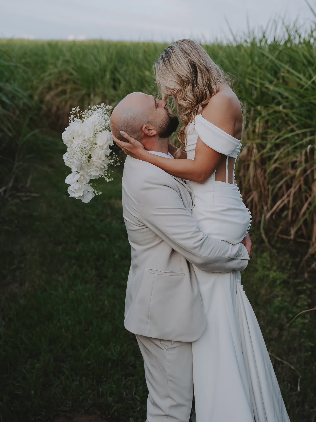 🤍
📸@conwayphotoandfilmsa
#kznflorist #ballitoweddings #chapel #weddingdécor