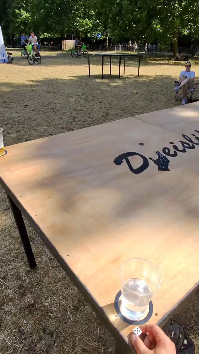 A Field-Goal too fast to catch from the last London event ๐ฎโ๐จ
Back in Hyde Park again tomorrow for our second to last London event of the year, do not miss out people!! ๐ซถ๐ผ
#dyeislife #beerdie #dye #sports #drinking #games #university #students #socials #unisocials #drinkinggames #freshers #beerpong #beer #events #stag-do #summer #outdoorgames