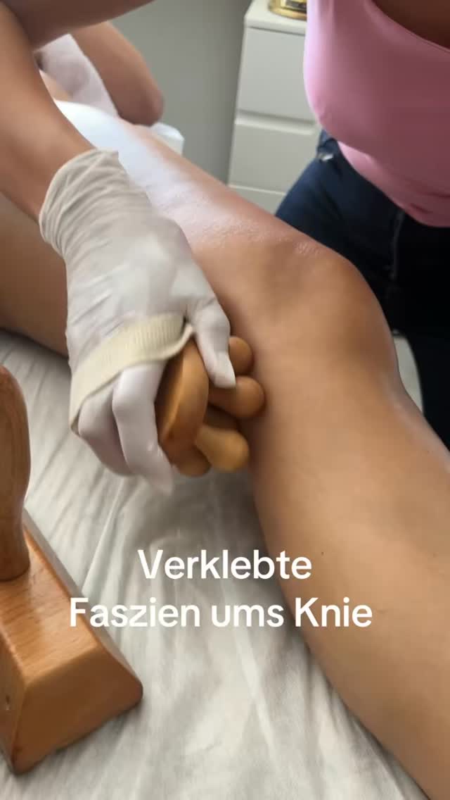 Dein Körper klebt sich selbst zusammen🌟
Wie ein innerliches Pflaster🌟
Er schützt dich aber er blockiert dich auch🌟
• Faszien verkleben✨
• Lymphe staut sich✨
• Stoffwechsel verlangsamt sich✨
• Die Haut verliert Spannung✨
• Der Bauch bläht sich✨
• Die Beine werden schwer✨
• Das Gewebe speichert, was du nicht loslassen konntest✨
Dein Körper hält fest, was du verdrängst.
Nicht aus Bosheit sondern aus Schutz.
Doch Heilung beginnt, wenn wieder Fluss entsteht🤍
#maderotherapie #münchen #lipödem #anticellulite #wassereinlagerungen #guasha #heilung #naturehealing