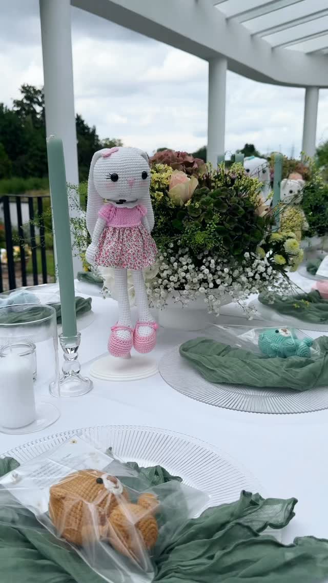 ✨ Pembe mi Mavi mi?
Bugün kalpler heyecanla atıyor…
Sinem ve Hakan’ın minik mucizesinin cinsiyetini birlikte keşfetmenin mutluluğunu yaşıyoruz! 💗💙✨ Rosa oder Blau?
Heute schlagen unsere Herzen voller Vorfreude…
Wir freuen uns, gemeinsam das Geschlecht unseres kleinen Wunders von Sinem & Hakan zu entdecken! 💗💙
#GenderReveal #SinemUndHakansBaby #einwunderkommt #boy #girl
#CinsiyetPartisi #SinemVeHakansBaby #MutluluğaBirAdımDaha