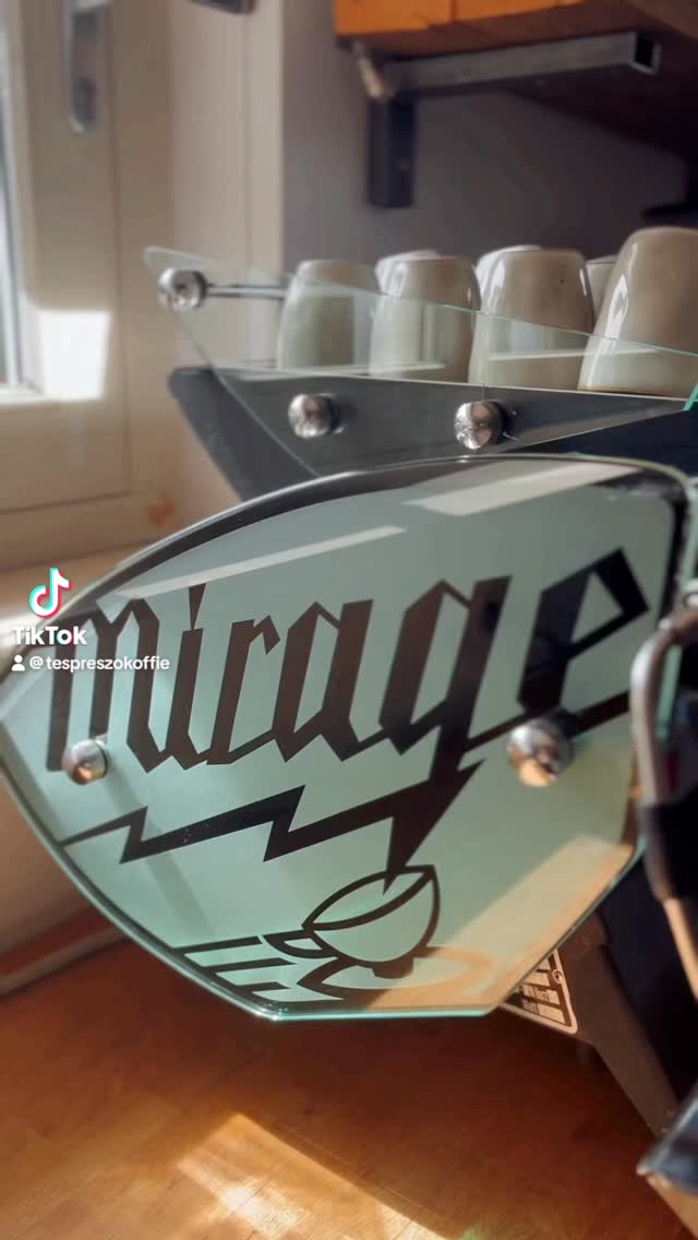 Heerlijk koffiezetten op de Mirage #keesvanderwesten #espressobonen #espressomachine #tespreszo #arabicabonen #mirage