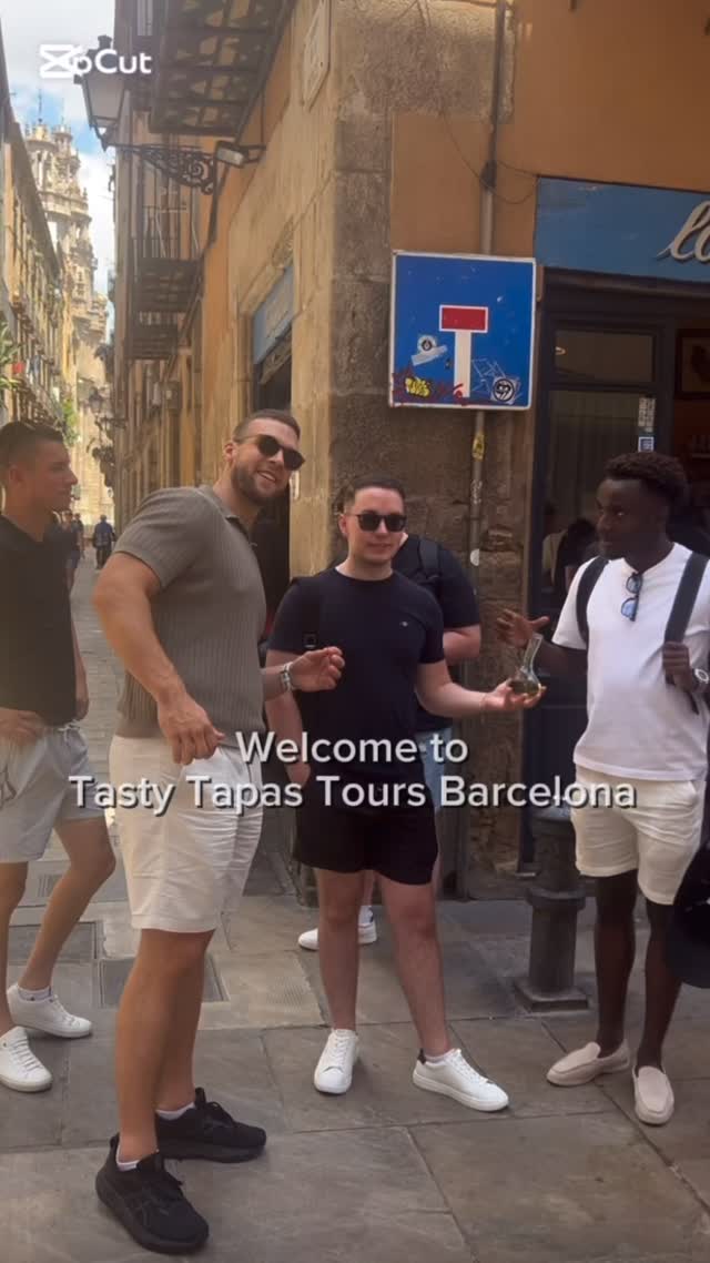 Tasty Tapas Tours Barcelona 🇪🇸Discover Barcelona through tapas
Join us on a 3-hour delicious tapas tour where food, fun and friendship come together in perfect harmony!
Check the link in bio for more info @tastytapastours
Thank you! @blaudirekt
#travel #barcelona #tapastour #foodlover #friendship #happiness