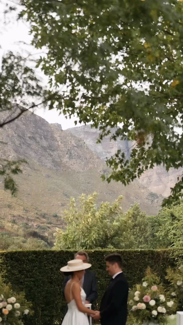 It’s your day…. So make it feel like it with your personal touches 💫✨💛
His & hers cocktails
Custom vows
Interesting decor elements
Garden ceremony
Beautiful hats
Dance floor cocktail surprises
#oliverock
#tuscanwedding
#gardenwedding
@bisousevents.sa
@mattcarrphotography
@fabevents.cape
@arumlilylogcabins