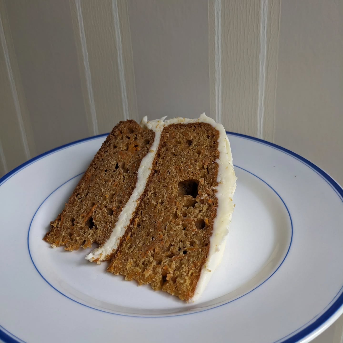 Carrot cake
with cream cheese frosting
#nothinhfancystyle #北比良 #americansweets #carrotcake