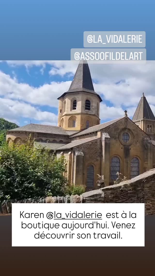 I'm in the shop at Conques today - come and have a quick look at my stand :-)