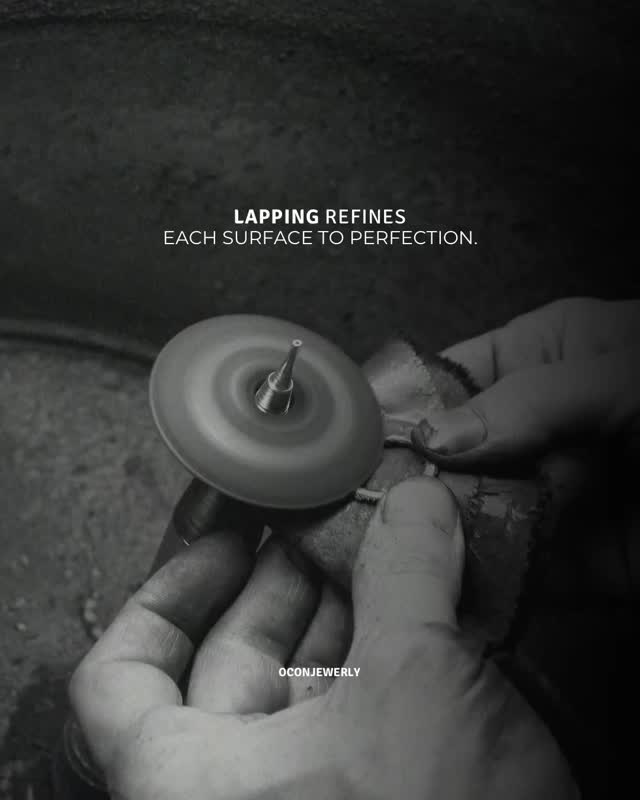 In the art of fine jewelry, lapping is a crucial polishing technique that uses flat surfaces and abrasives to create flawless finishes. It enhances shine, smooths edges, and restores the brilliance of metal and gemstones.
A true behind-the-scenes moment where craftsmanship meets patience and precision.
#JewelryRestoration #LappingProcess #JewelryCraftsmanship #PolishingMagic #FineJewelryCare#oconjewelry
