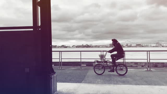 Rollin’ to my new single “Motel Moon Ritual” - link in bio to stream it. Watch to the end to see the world’s most underwhelming wheelie.
#guitar