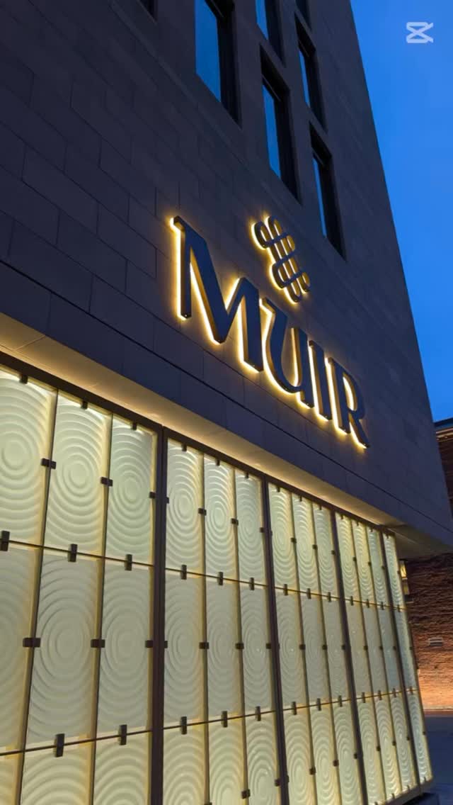 A refined ode to the Atlantic. The Muir Hotel in Halifax channels the raw beauty of Nova Scotia through a lens of quiet luxury—designed by @studio.munge with an emphasis on local materials, maritime heritage, and crafted detail.
At the heart of the hotel is Drift (@drifthalifax), a contemporary coastal restaurant also designed by @studiomunge . The space blends sculptural lighting, rich textures, and curved architectural forms—offering a warm counterpoint to the bold flavours on the plate. The menu is rooted in regional traditions, reimagined with modern technique and confidence.
Art and craft define the guest experience—from the monumental hand-tufted reception tapestry by @alisonpinsetbaker to the original works in every suite, each piece echoing the landscape and culture of Atlantic Canada.
#MuirHotel #DriftHalifax #StudioMunge #SolidByMunge #CanadianDesign #HotelDesign #RestaurantDesign #ArtHotel #AlisonPinsetBaker #AtlanticModern #ContemporaryCraft #NovaScotiaDesign #HospitalityDesign #DesignInHalifax #LuxuryByDesign #CulinaryDesign #DesignDrivenDining