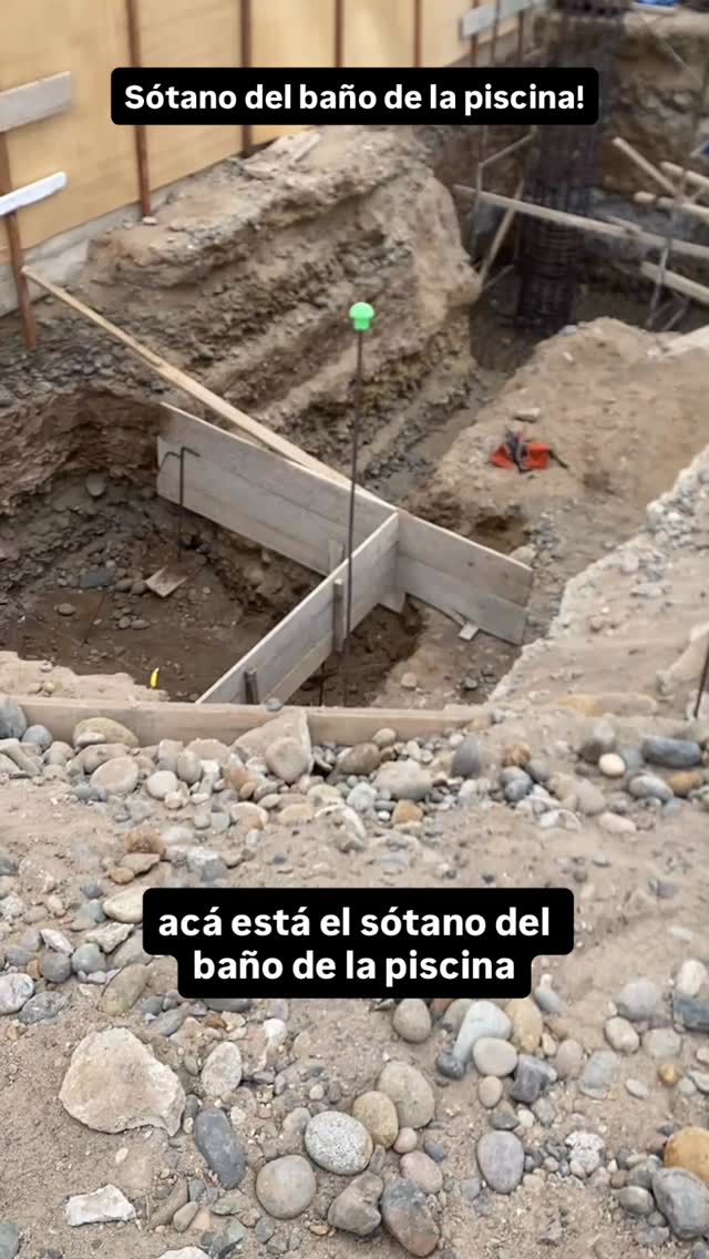 ¿Sabías que la mayoría de los errores en una casa se esconden debajo del piso?
Suena exagerado, pero es cierto: si los cimientos no están bien hechos desde el inicio, tarde o temprano aparecen rajaduras, humedades o incluso problemas estructurales.
¿Has escuchado de alguien que haya tenido ese tipo de problemas? Me ha tocado ver varios casos así y por eso me interesa tanto hablar de esto.
#casasdecampo #arquitectura #casasdeplaya #sotano
#bañosdepiscina