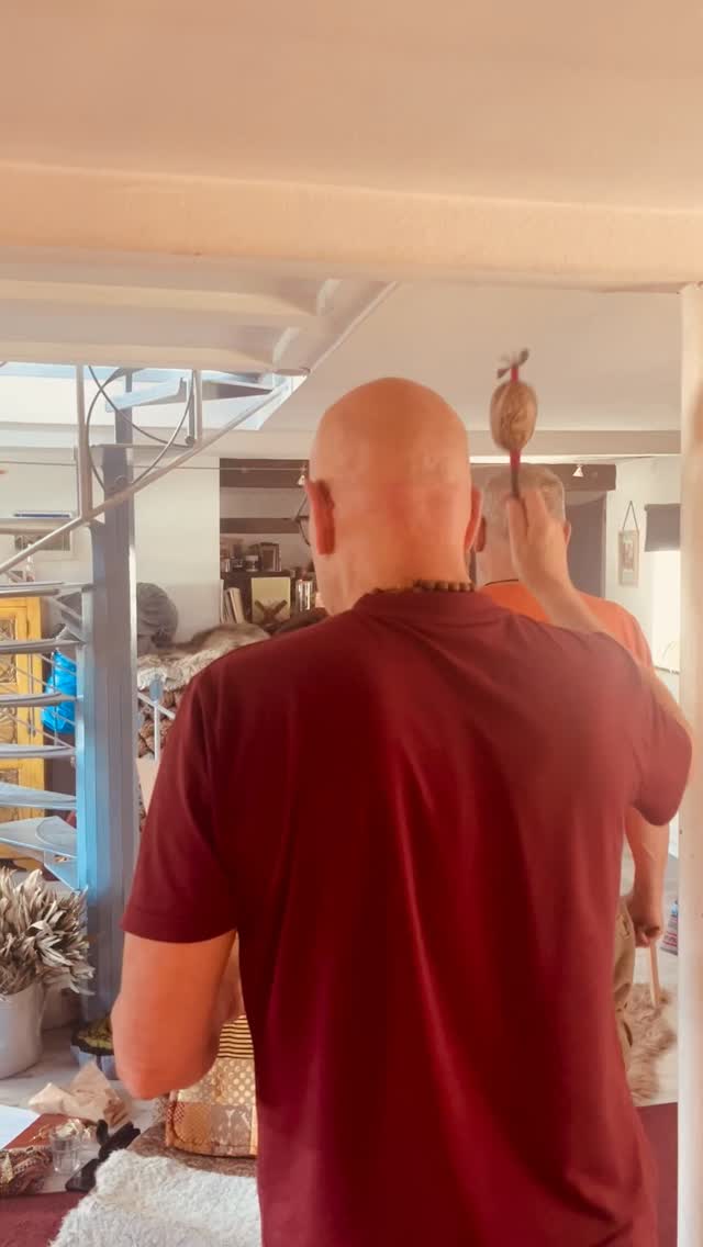 Yaya’s 7 liebevolle Ñ’usta’s unterstützen dich dabei deine 7 Chakras in Einklang mit Ihm zu bringen.
Jede Ñ’usta ist eine einzigartige Frequenz Yaya’s. Erde, Wasser, Stein, Wind, Ton, Feuer und Regenbogen.
Du wirst zu deiner Wahrheit erweckt, dass du Yaya’s Licht trägst, Ihm dienst und deine Seelenmission lebst, wenn du Seinen Willen in dir findest.
Es ist einfach wundervoll, wenn der Moment kommt wirklich aus dem Herzen sagen zu können: „Ich bin bereit mich daran zu erinnern, dass ich mit Yaya bin.“
#yaya #ñusta #puywan #karpay #chakra #greatgod #lineage #greatspirit #erde #wasser #stein #wind #ton #stimme #feuer #regenbogen #seelenmission #herzöffnung #liebe #love #grateful #god #healing