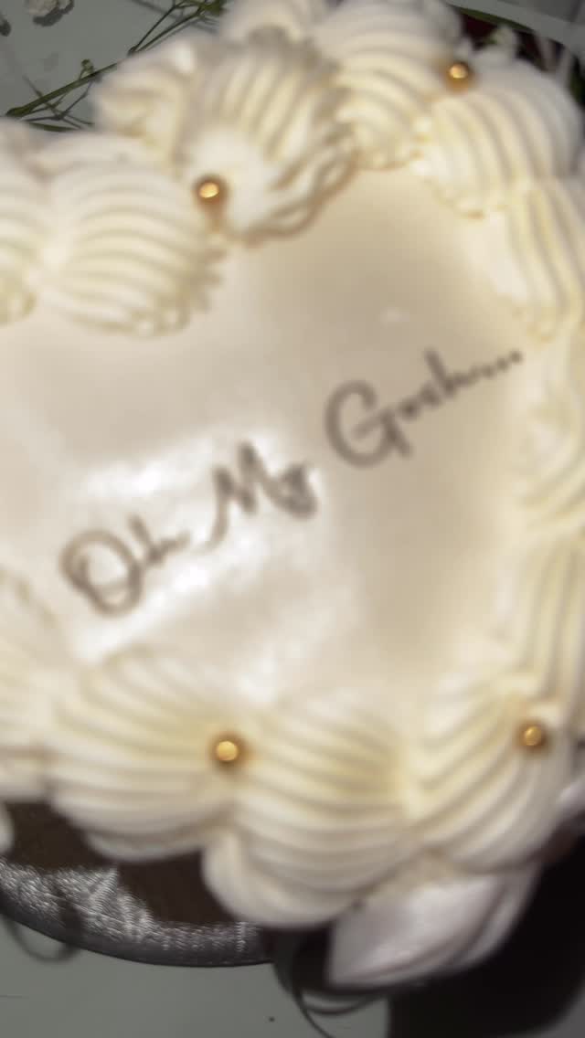 Oh My Gosh moment 💅🏻 for the most beautiful Cateye nails 😍.
Gosh offically stocks all the Cateye colour your heart ever desires .
To make your booking contact our :
Business whatapp nr : 081 500 2238
Website : www.goshnails.com