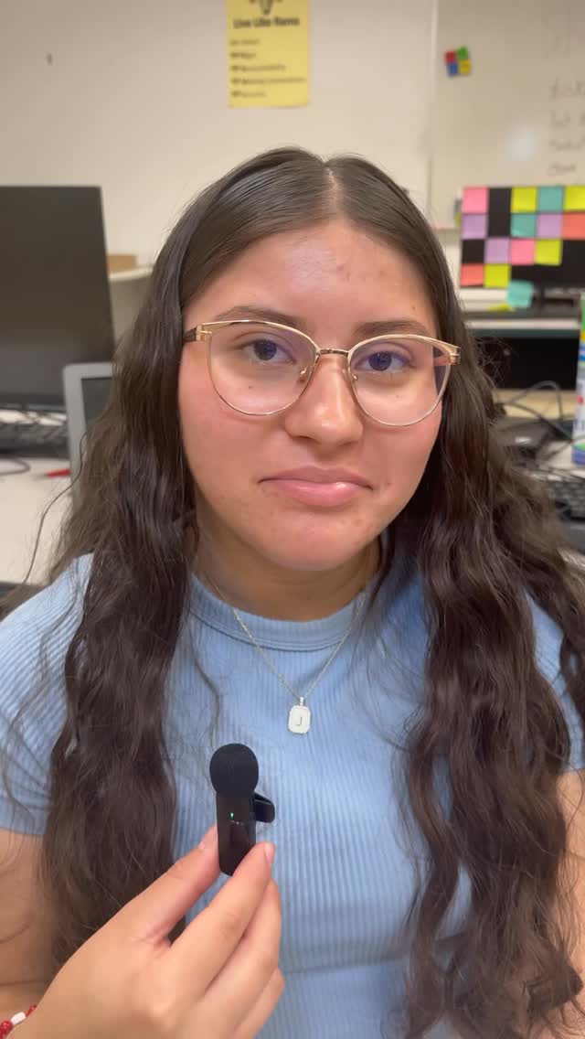 Jimena y Keily han hecho un gran trabajo armando estas laptops desde cero
¡Esperamos que todas las baterías funcionen correctamente!
Jimena and Keily did an awesome job building these laptops from scratch! Hopefully, all the batteries work perfectly! ✨💻✨
#techfuture #multilingual #interns #computerrepair #dreambig #comunidad #girlsintech