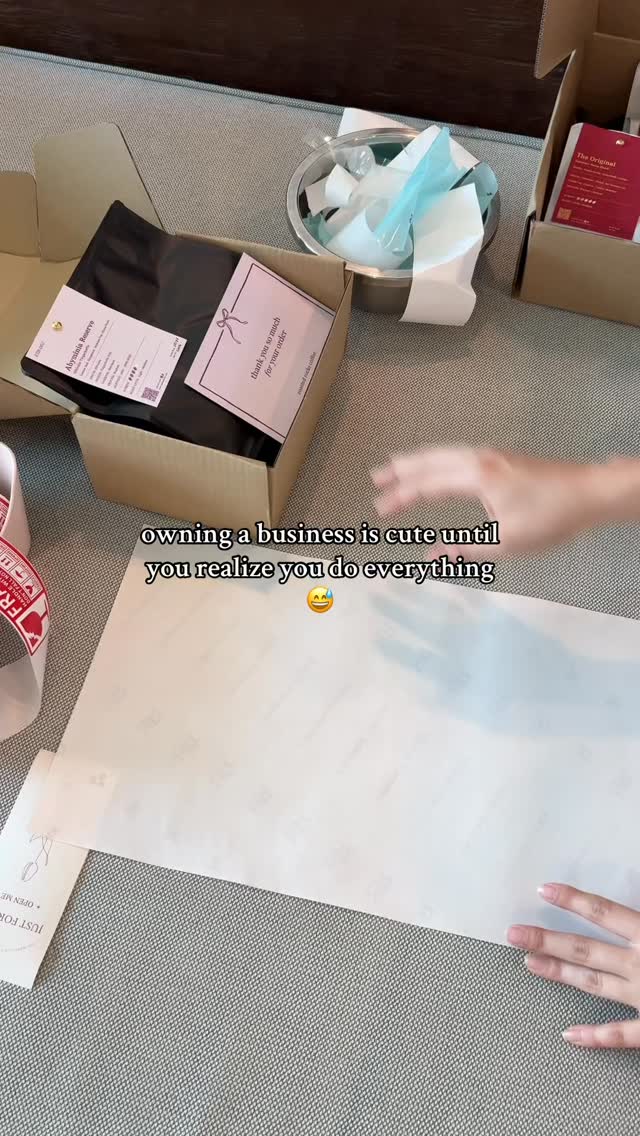 this is what being your own boss actually looks like 🫠
#smallbizowner #businessownerlife #packingorders #smallbusinesscheck #entrepreneurlife #dayinmylife
