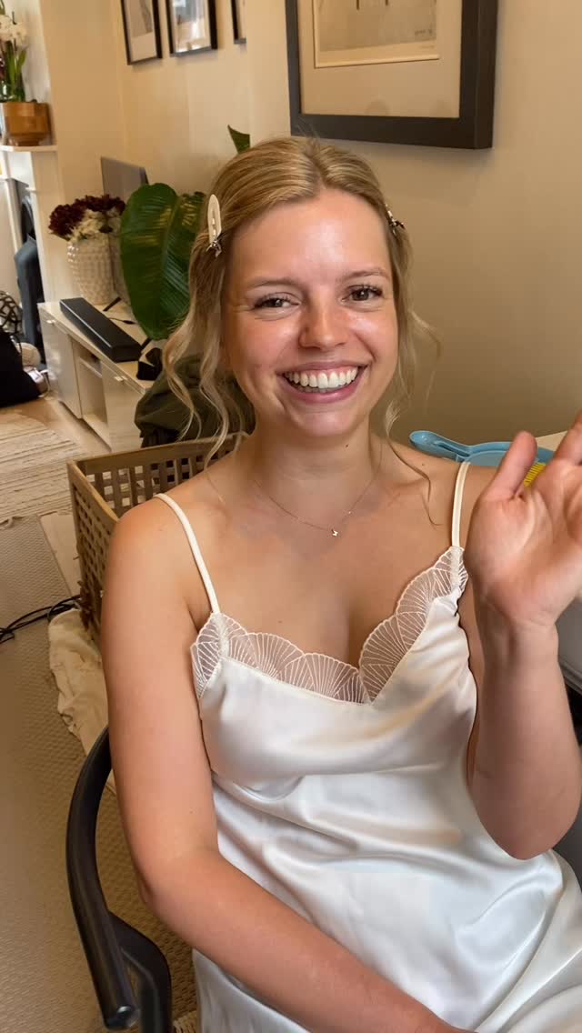 The beautiful Sarah 🤍 A gorgeous morning with Sarah and her bridal party, plus two very fluffy bunnies! 🐰 Lovely to work with @romylawrencephotography to!
.
.
#bride #brides #bridalmakeup #beauty #bridalhair #weddingday #londonbride #londonweddings #bridalgown